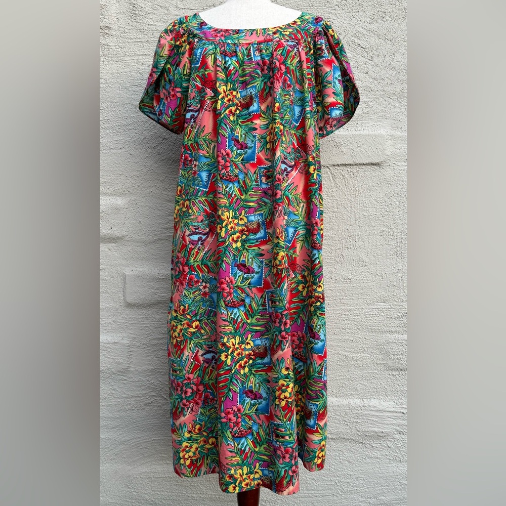 Hilo Hattie Vintage Vibrant Floral Print Muumuu. Size- 2X.